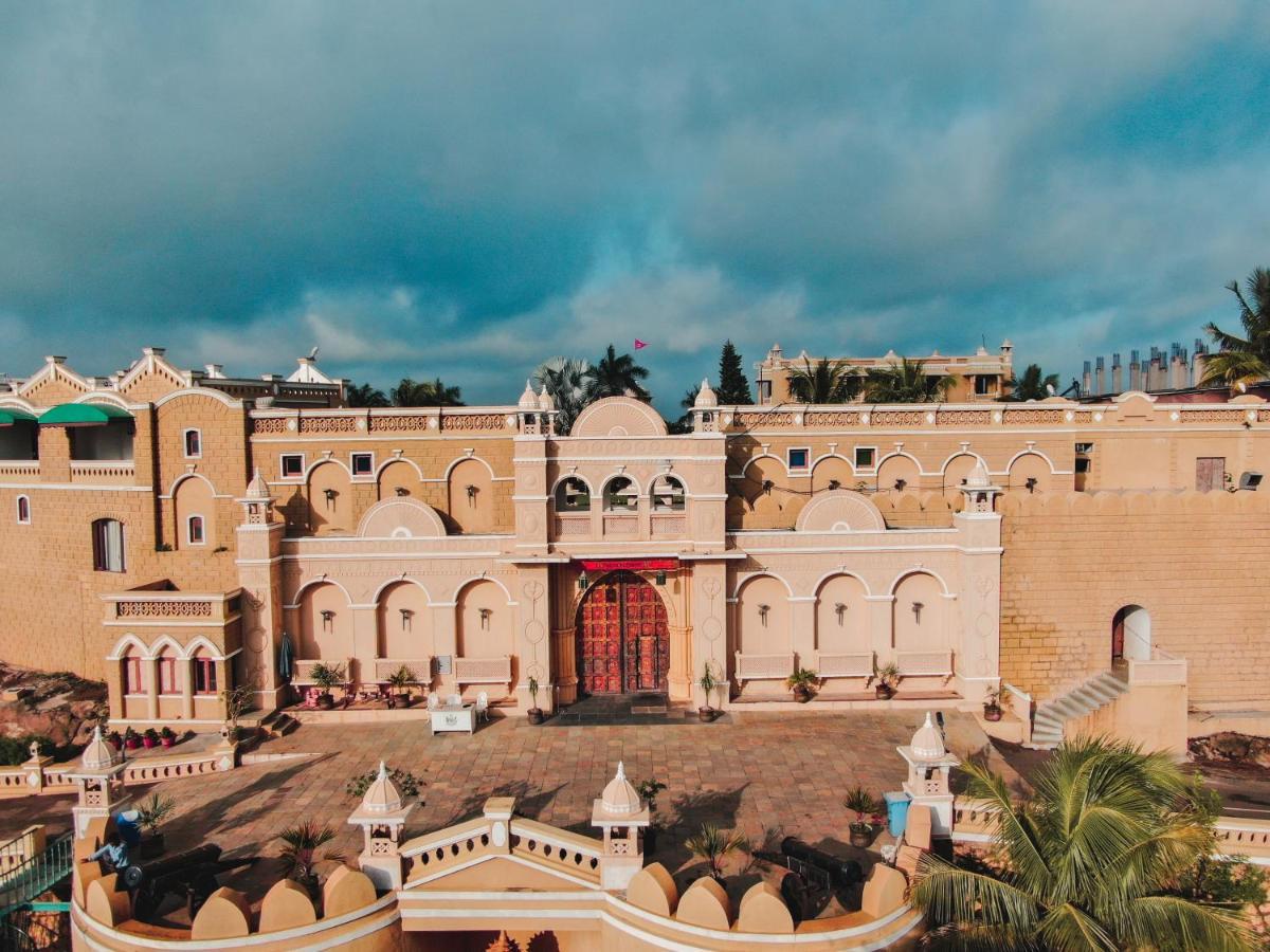 Heritage Khirasara Palace Rajkot Buitenkant foto