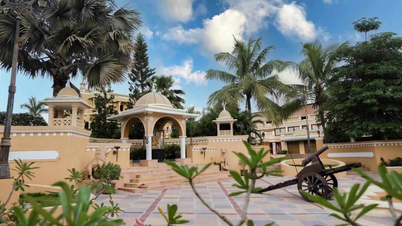 Heritage Khirasara Palace Rajkot Buitenkant foto