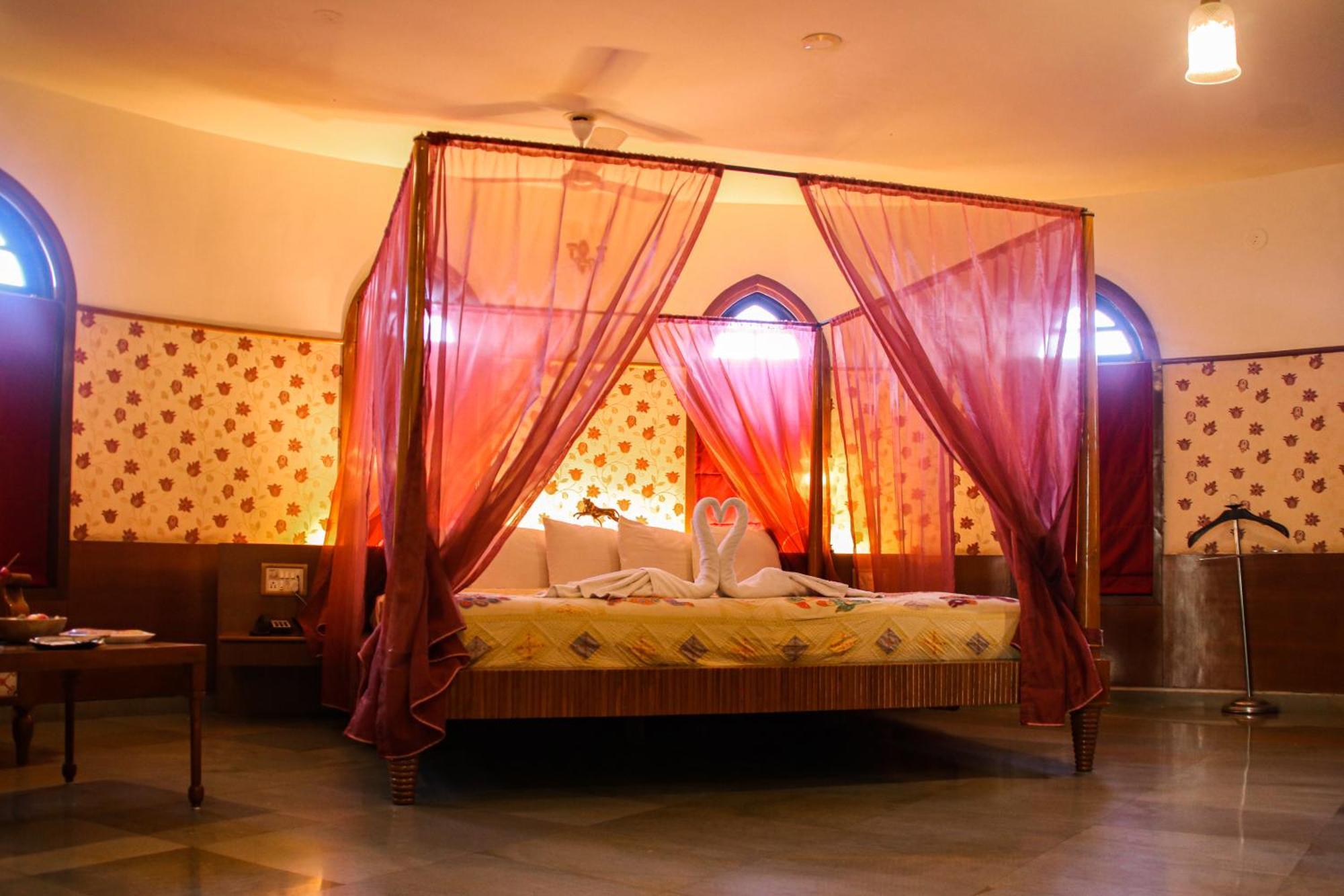 Heritage Khirasara Palace Rajkot Buitenkant foto