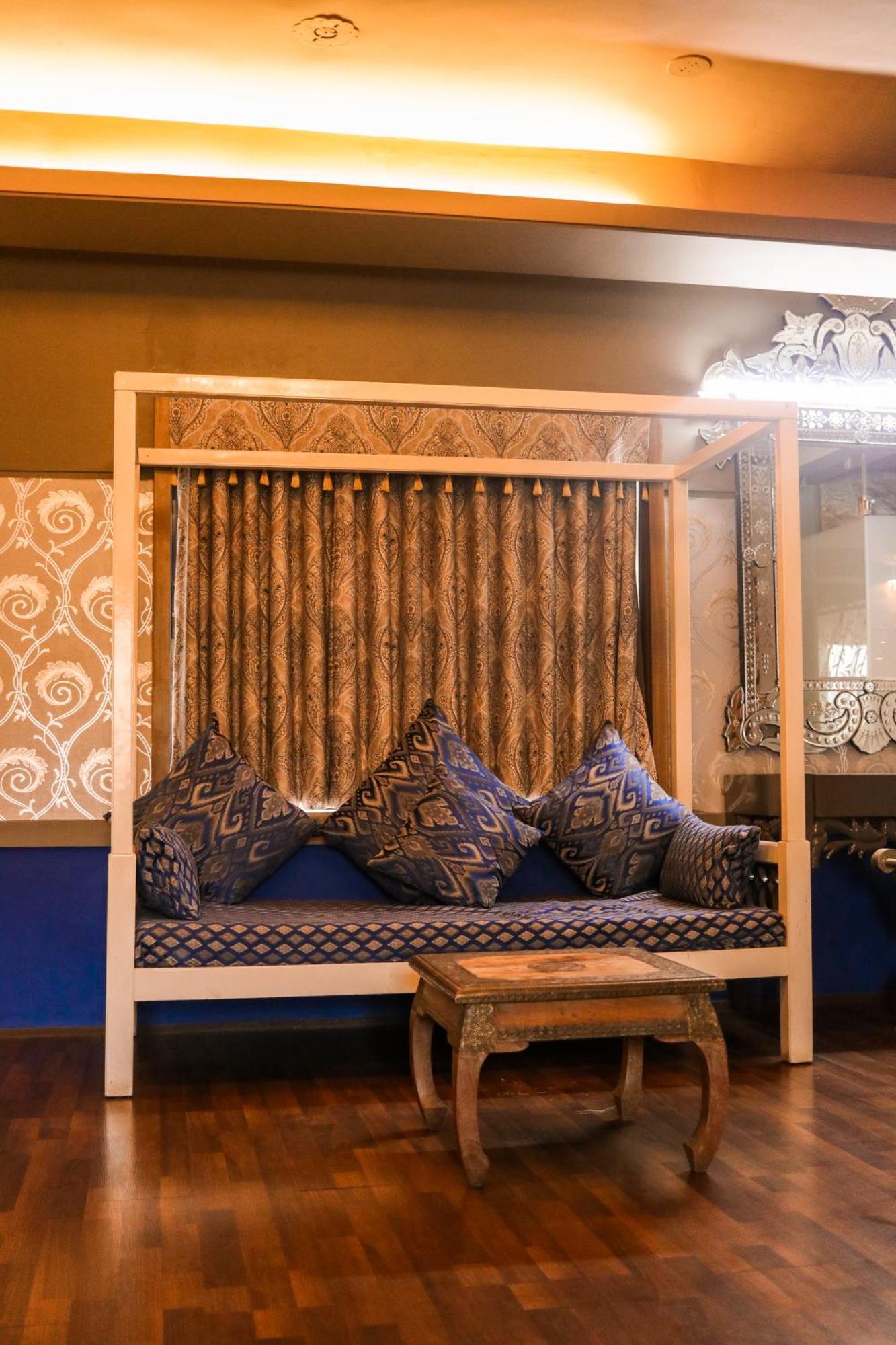 Heritage Khirasara Palace Rajkot Buitenkant foto